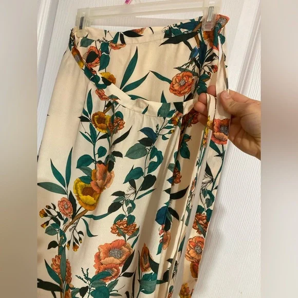 Guess Asymmetrical Tropical Floral Leafy Wrap Tie Skirt Size Small - Picture 7 of 9